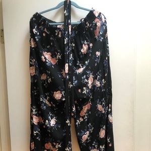 Wide Leg Torrid floral pants - size 1 -New WO Tags